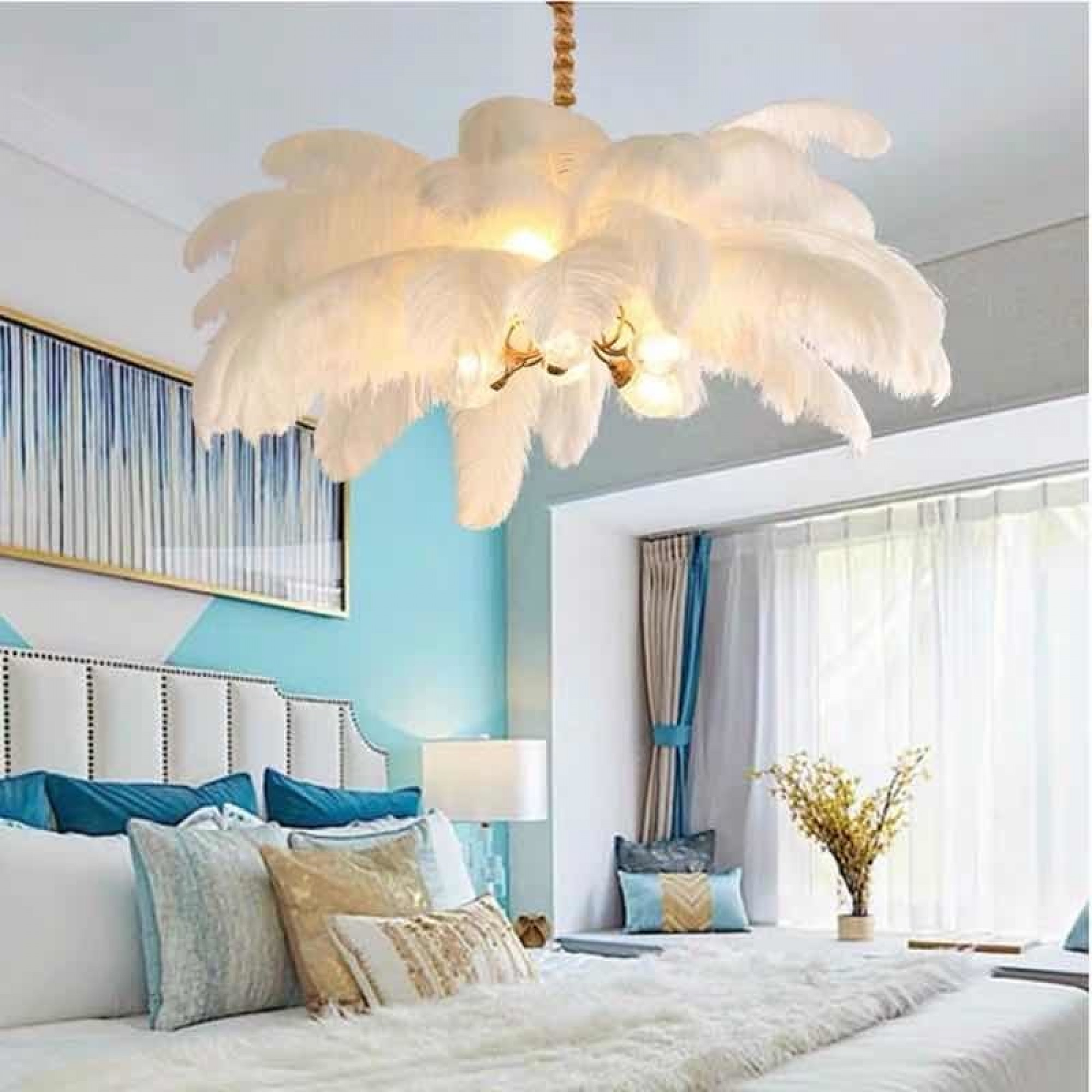 Люстра из страусиных перьев Extra large Feather Chandelier Grand Tour